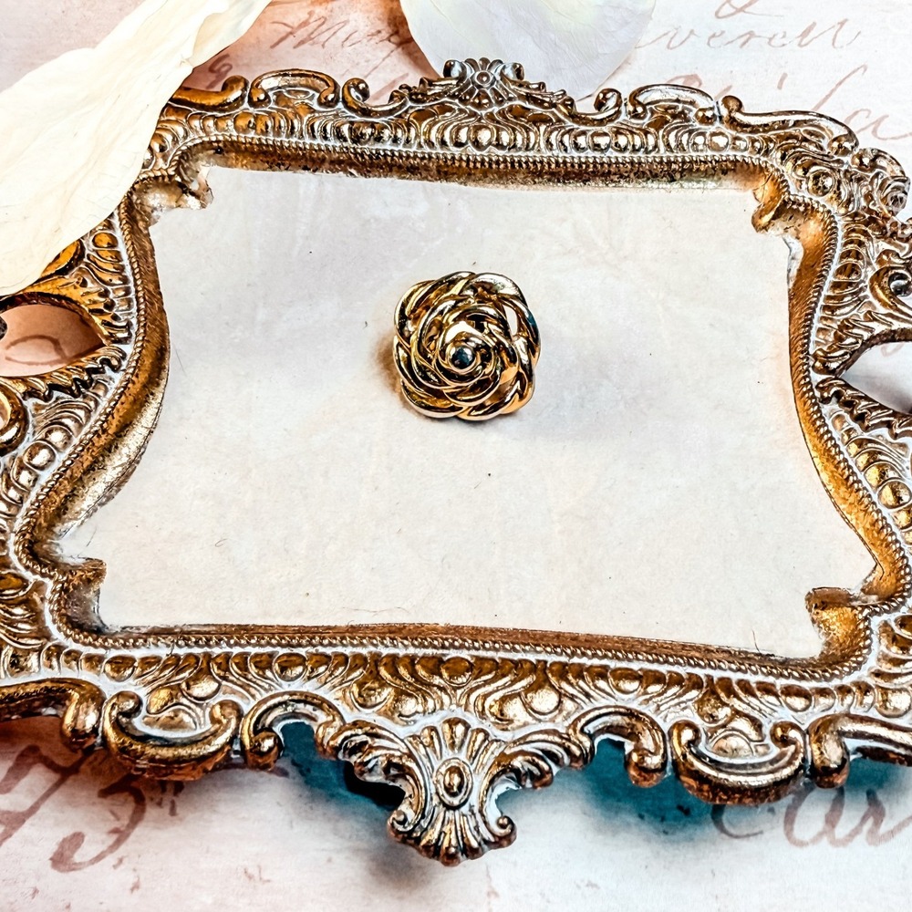 Gold Rose Pin‎